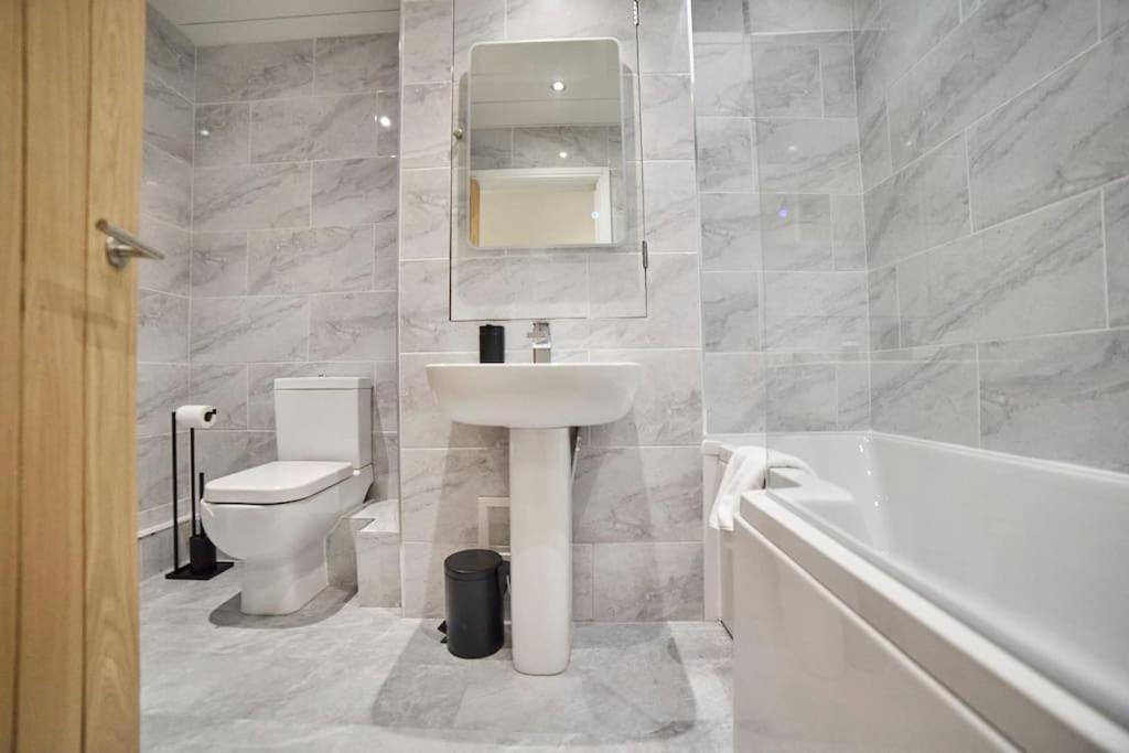 High Spec Spacious 2Bd Apt, Parking, Nr Newcastle Gateshead Exteriör bild